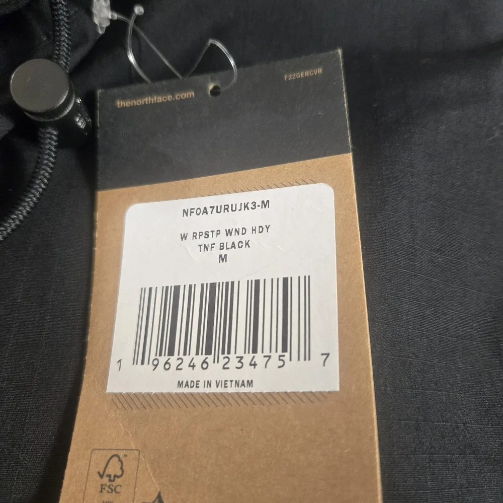 The North Face Women's Medium Black Ripstop Wind Hoodie Jacket New - Picture 6 of 8